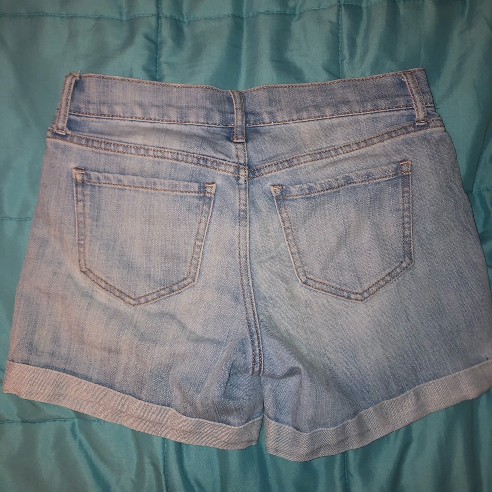 Embroidered Shorts.✨ - Picture 2 of 5